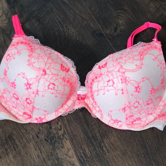 Victoria's Secret Other - Like New Victoria’s Secret Push Up Bra